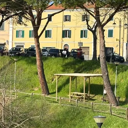 Bilocale Con Giardino A Pomaia דירה *