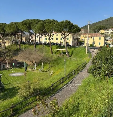 Bilocale Con Giardino A Pomaia